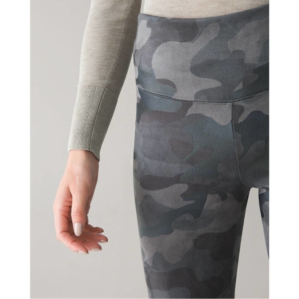 White House Black Market Runway Legging Camo Stretch Super Soft Sz 6 Petite